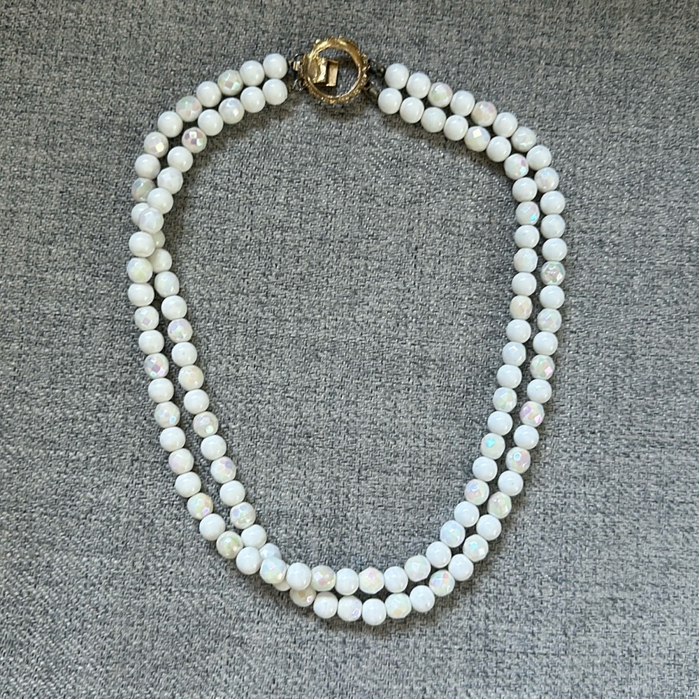 Vintage white beaded necklace